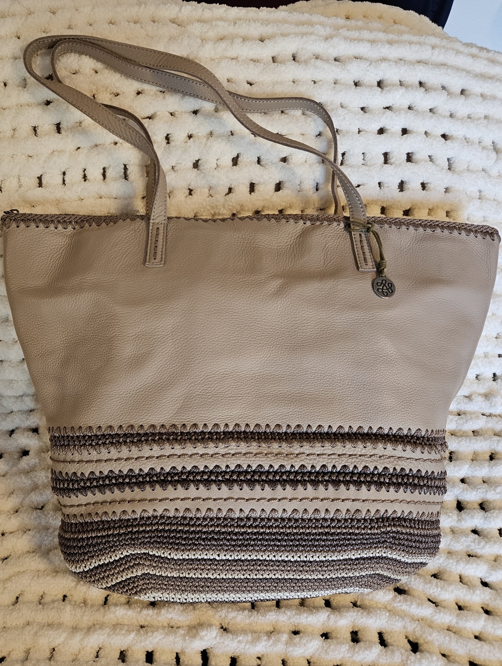 NWT the sak Faye Leather Tote Bag with Crochet Detail - Picture 3 of 5